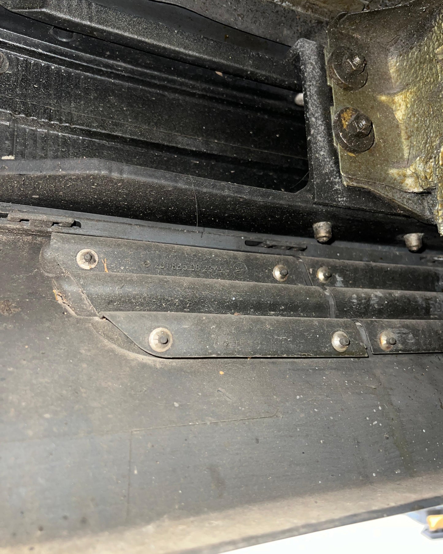 Cold Air Intake "OEM Stoßstange" Mercedes W201 190E