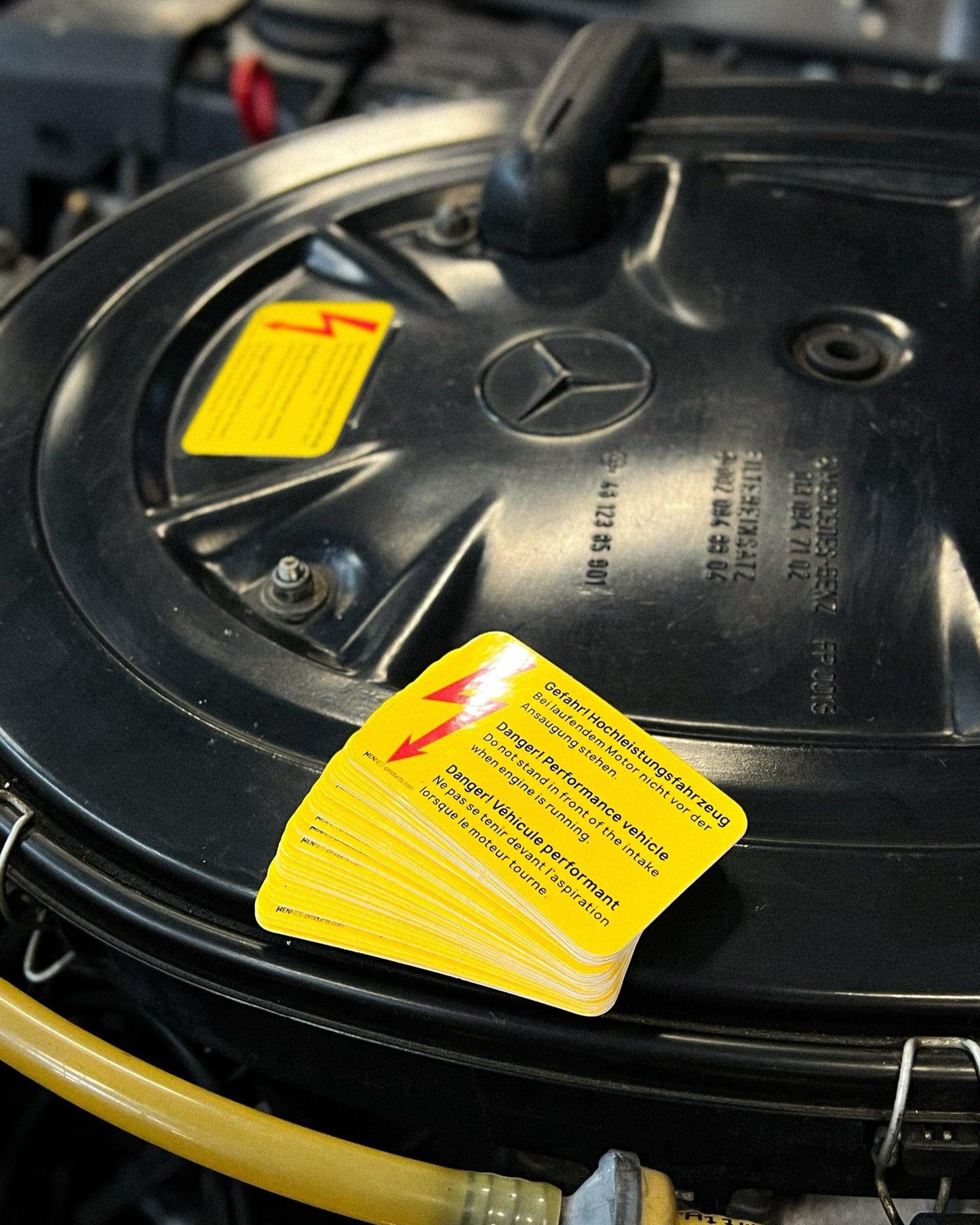 "Gefahr! Hochleistungsfahrzeug" Sticker